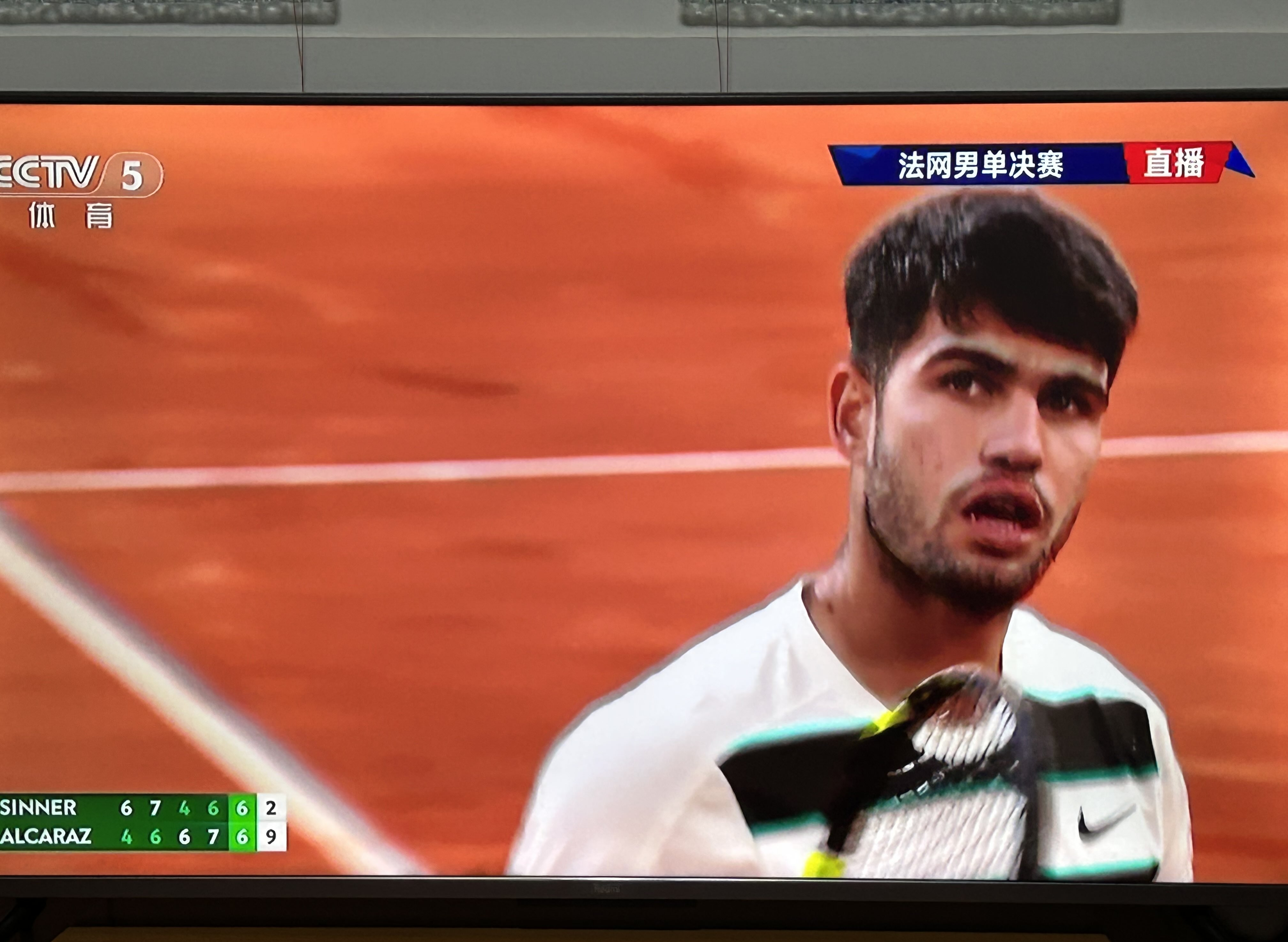 爱游戏官网-包含阿扎伦卡重返赛场,持续失利首场状态出色,法国队观众沸腾!上演精彩一战的词条